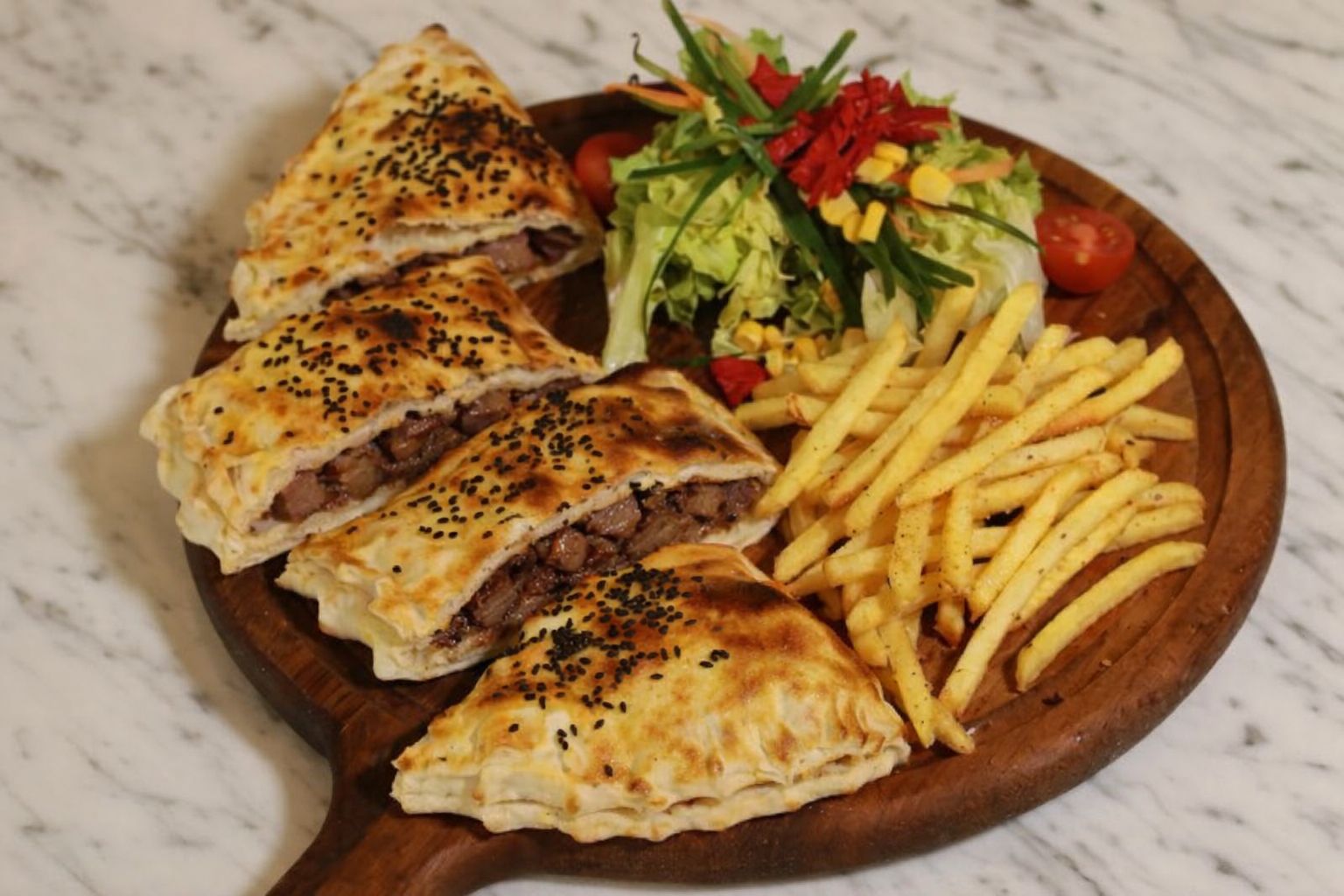 İzmir usulü kavurmalı kaşarlı 